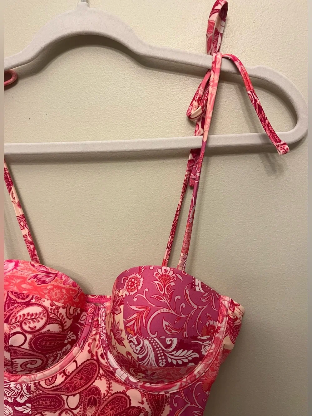 NWT Cupshe x JJD Island Fresco Paisley One-Piece Swimsuit Women's Size Medium